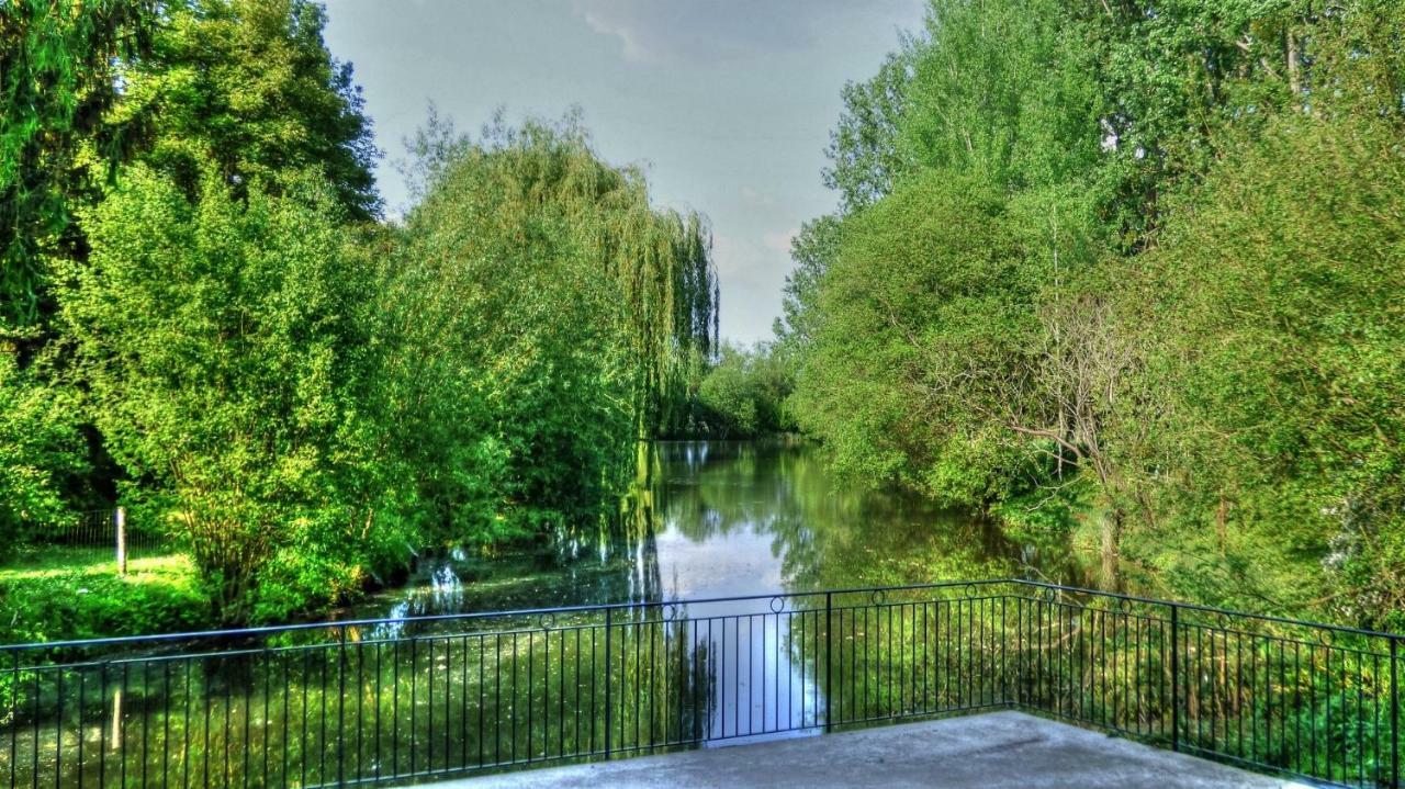 Le Moulin De Follet Bed & Breakfast Fougere  Bagian luar foto